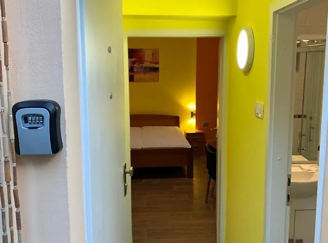 Opatija Central Studio Apartment *