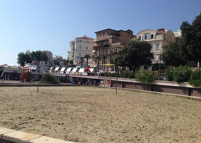 Opatija Central Studio Apartment * オパティヤ